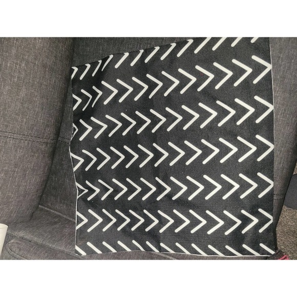 Set of 2 pillow cases, black and white, Aztec - Picture 3 of 4